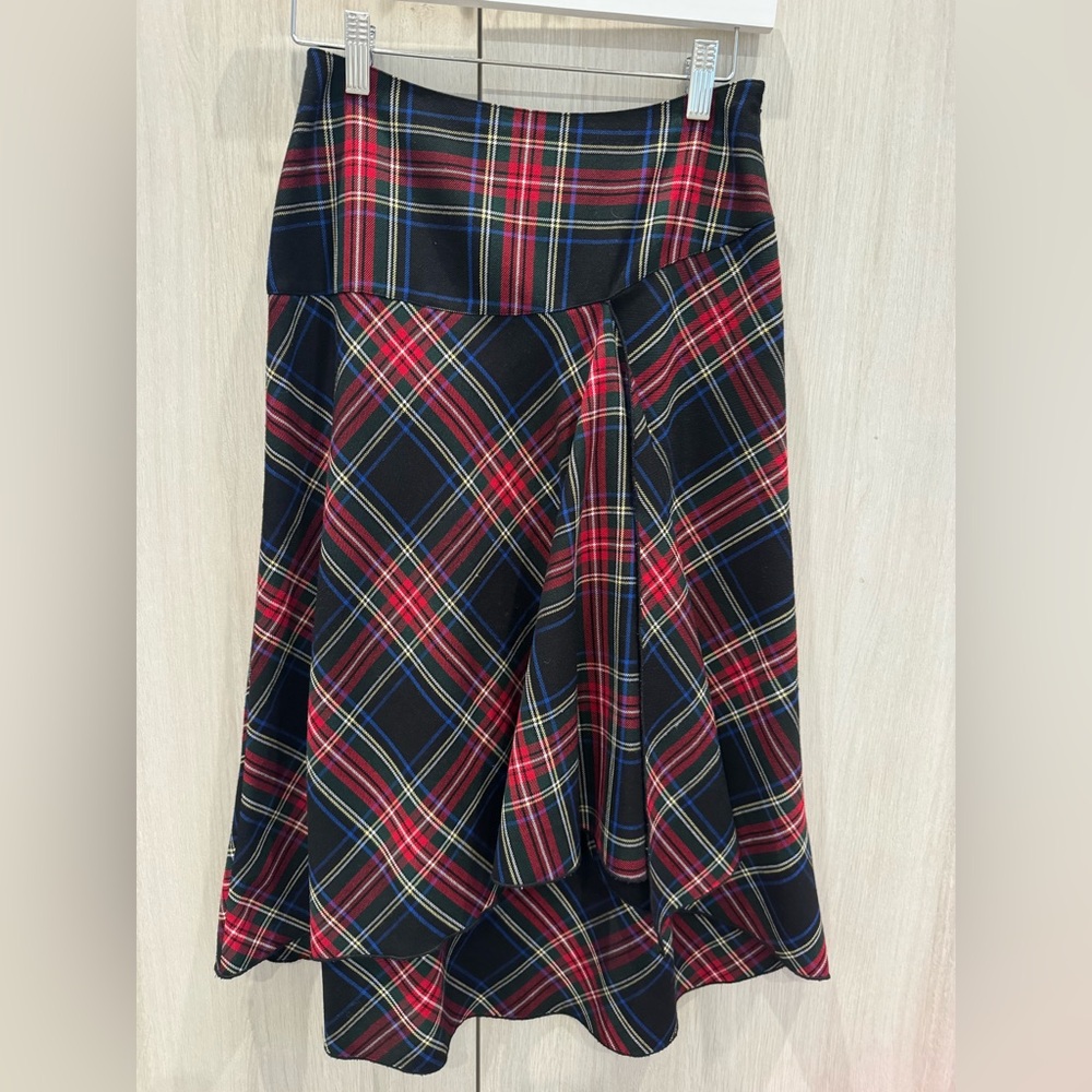 Casual Corner Asymmetrical Plaid Skirt - Red and Black Sz 0p - Picture 1 of 5